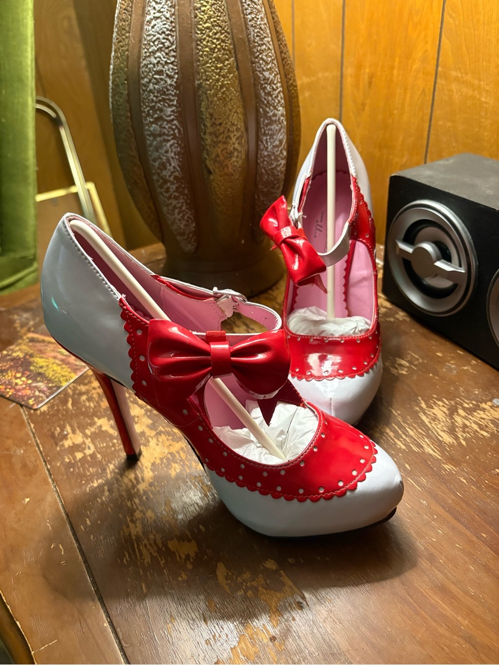 Y2K Leg Avenue Women’s Red and White Bow Accent High Heel Pumps